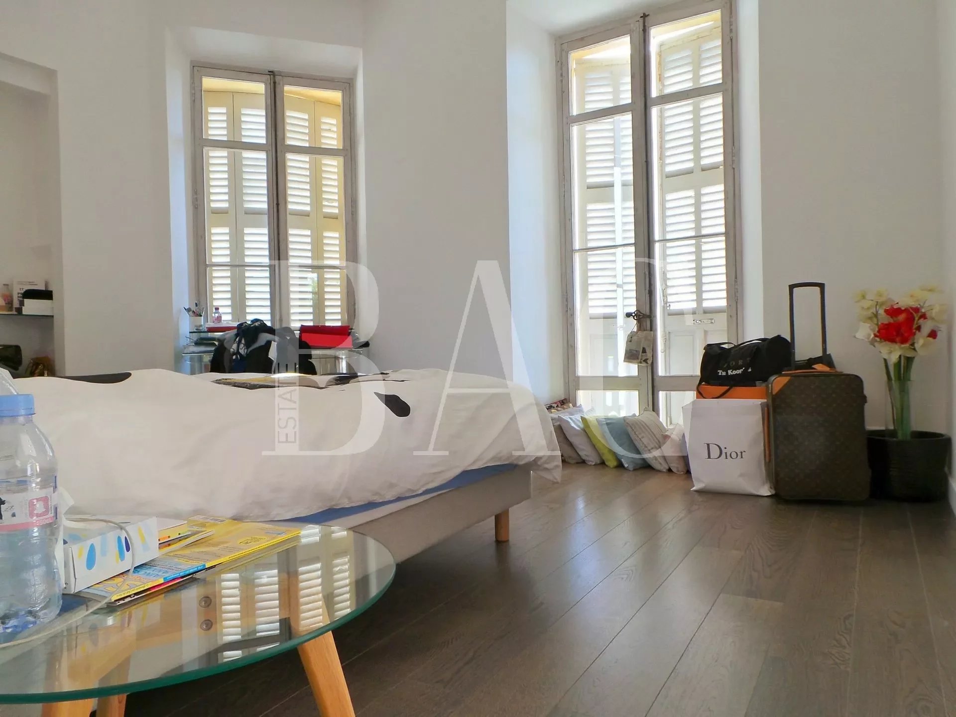 Cannes, 400 meters from the beach and 1000 meters from Forville market