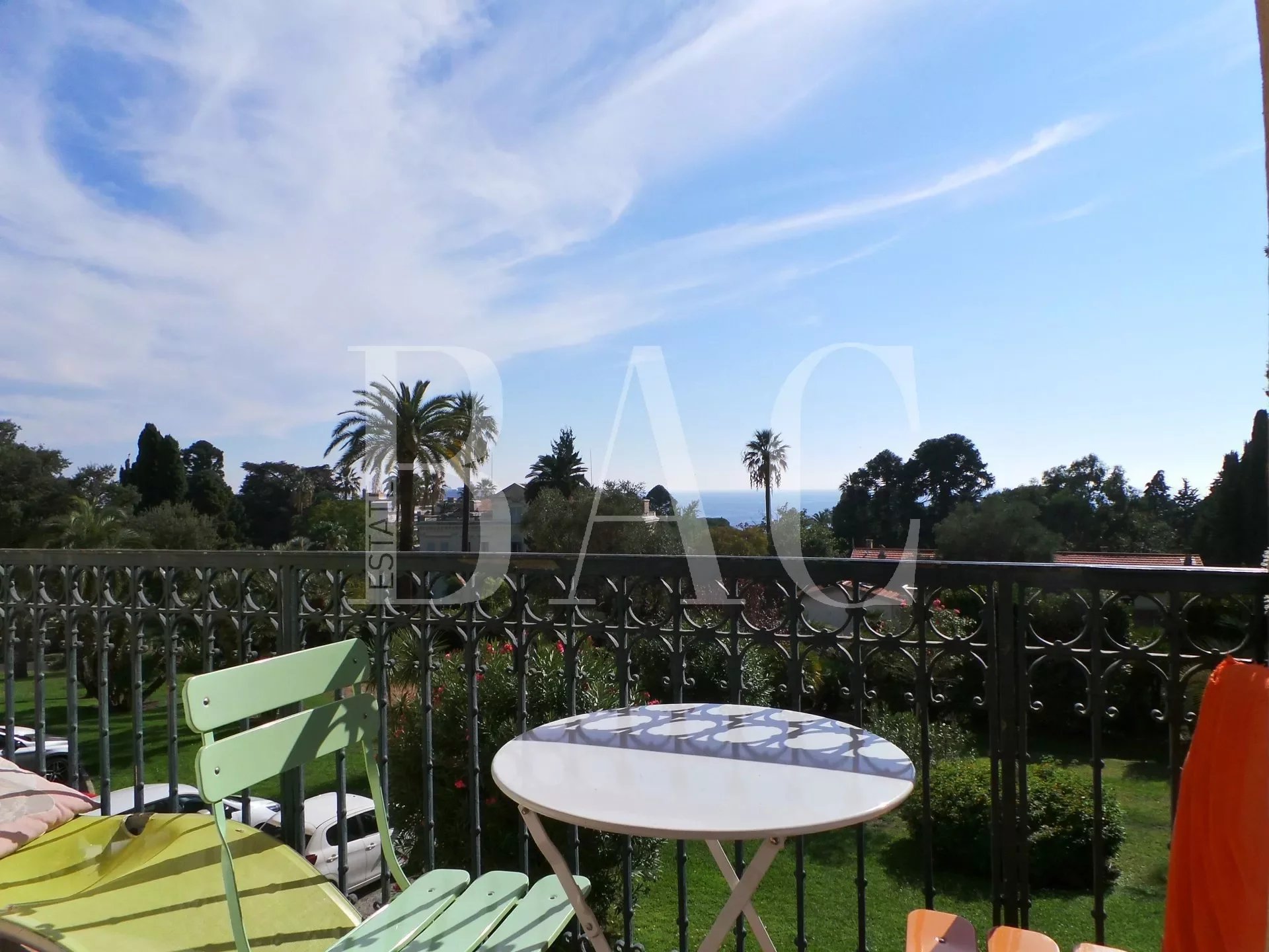 Cannes, 400 meters from the beach and 1000 meters from Forville market