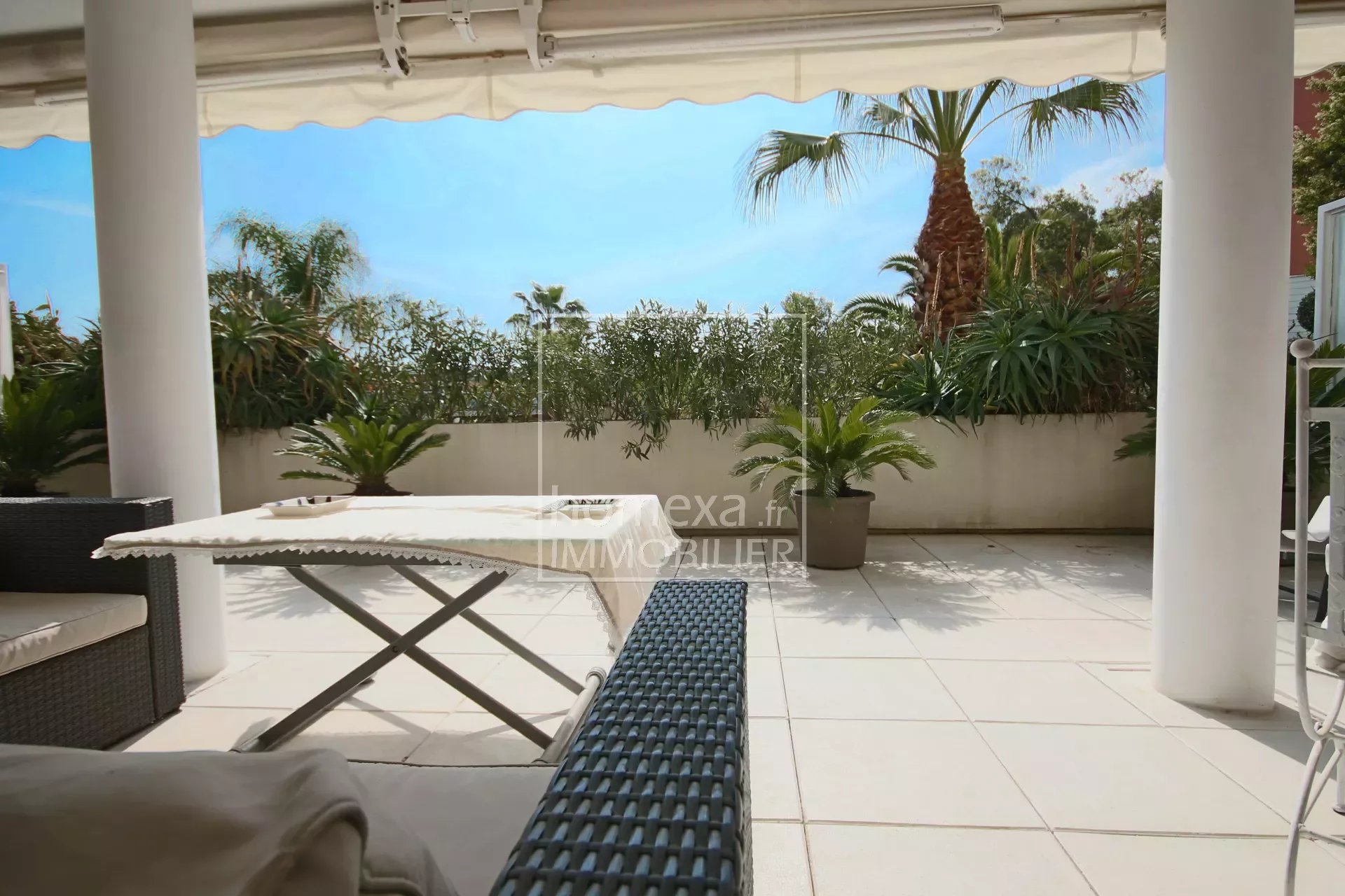 Apartment for sale in Cannes La Bocca : Terrace view