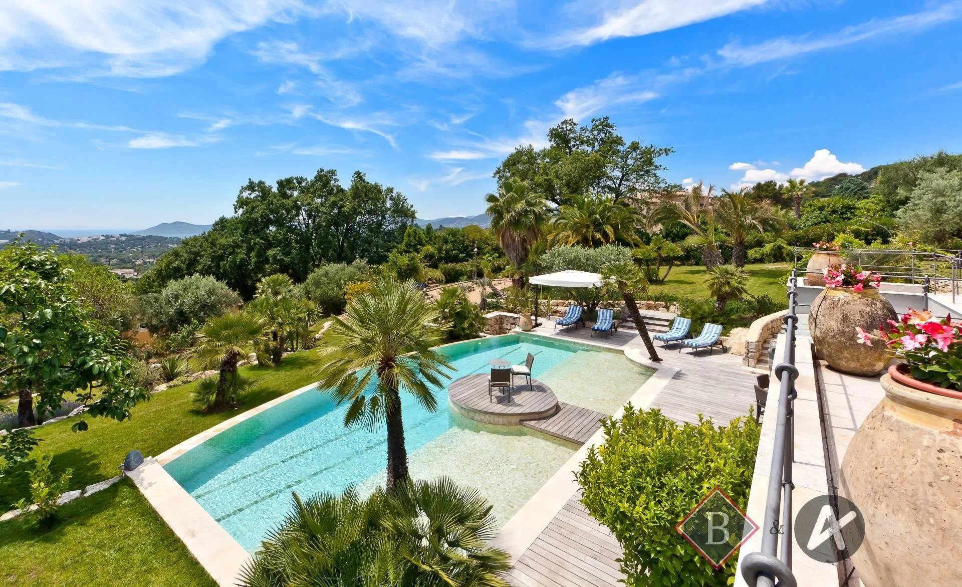 For sale - Luxury property, haven of peacefulness close to Cannes