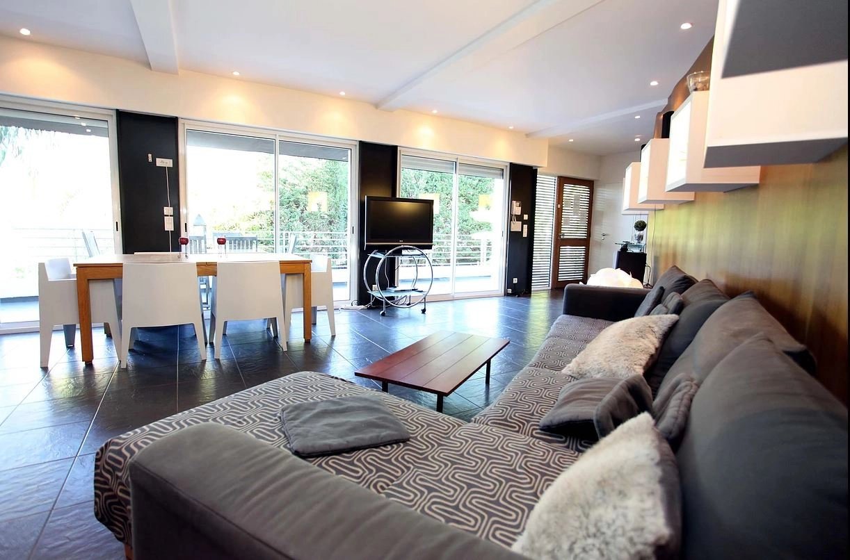 Living-room, natural light, wood floors, tile