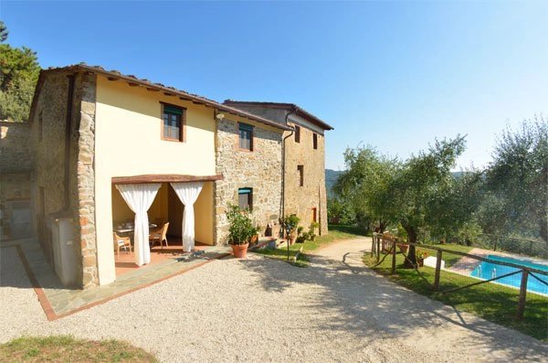 ITALY, TUSCANY, FROM EURO 470 PER WEEK, FARMHOUSE WITH POOL, FOR 6 PERSONS, LUCCA