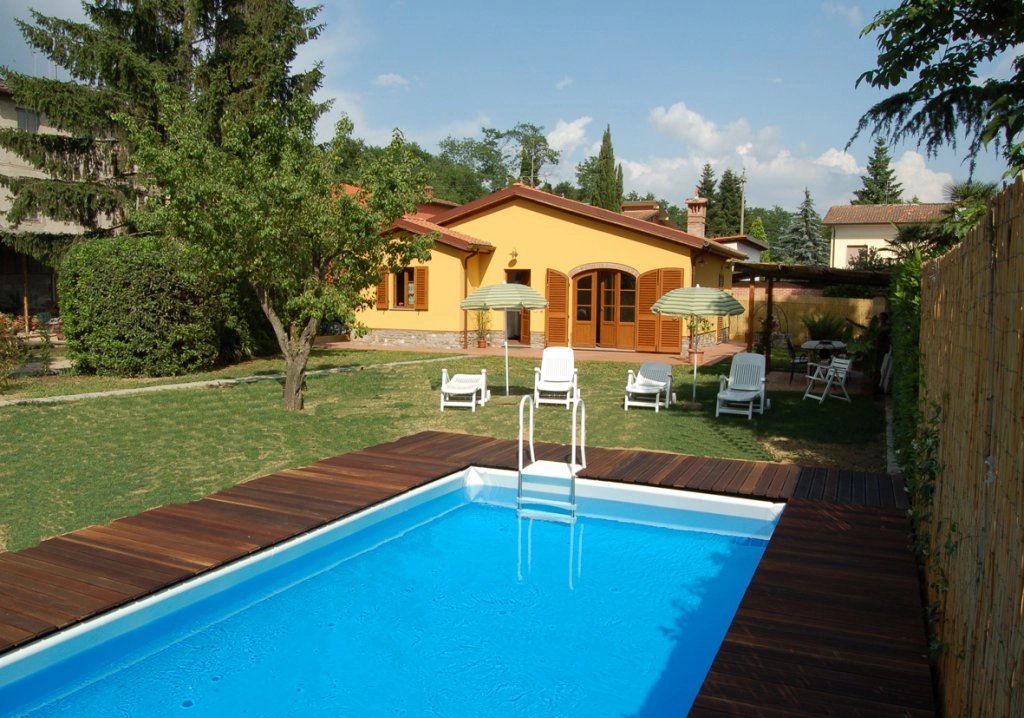 ITALY, TUSCANY, LUCCA, HOUSE WITH POOL,  6 PERSONS