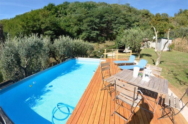ITALY, TUSCANY, LUCCA, FROM EURO 1045 PER WEEK, FARMHOUSE WITH POOL,  4 PERSONS
