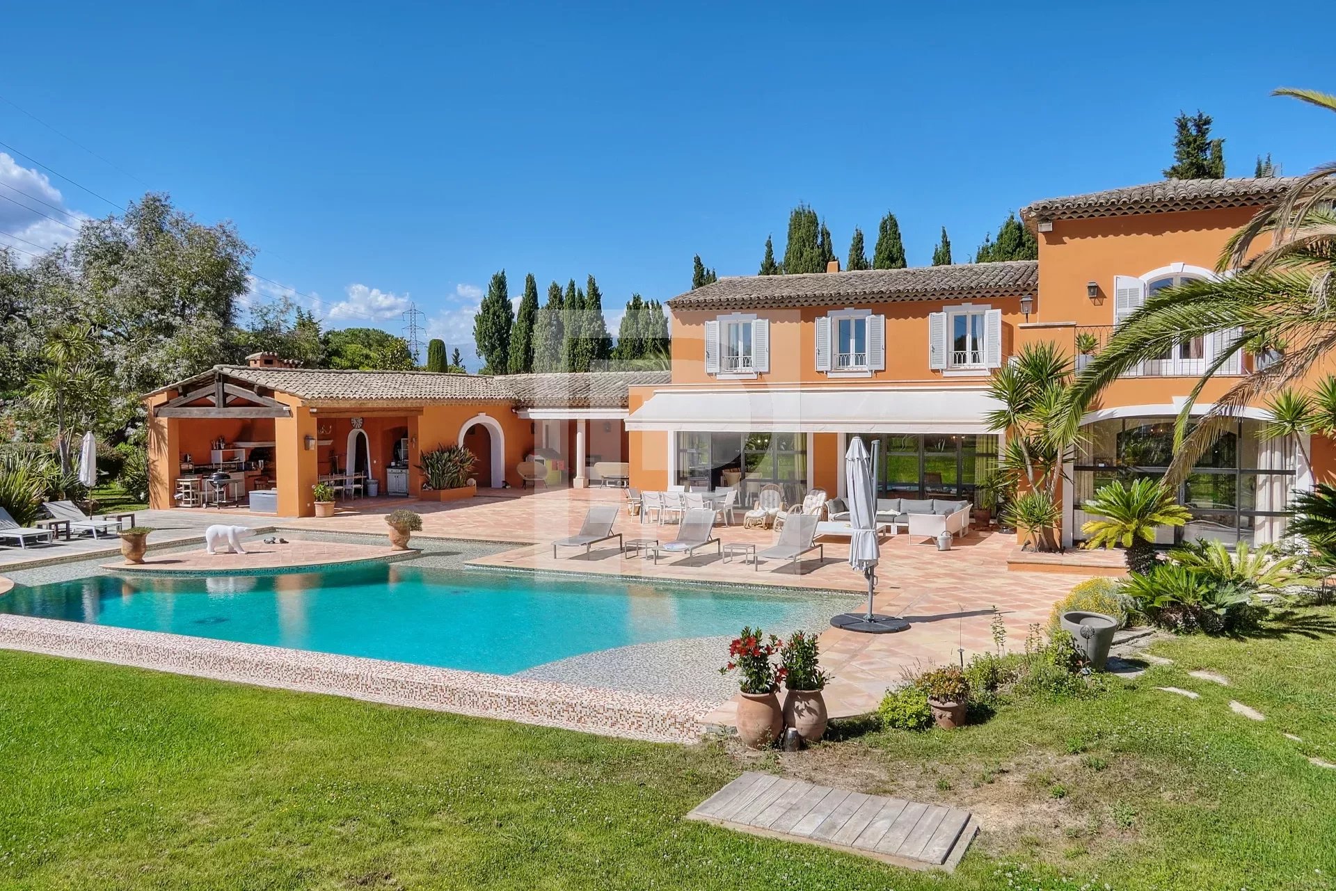 Back on the market - Magnificent property in the heart of one of the most sought-after areas of Mougins