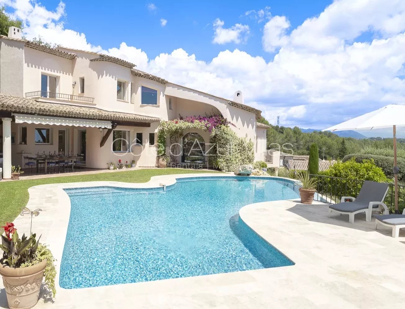 SOLE AGENT VALBONNE - 6 BEDROOM VILLA WITH PANORAMIC SEAVIEW