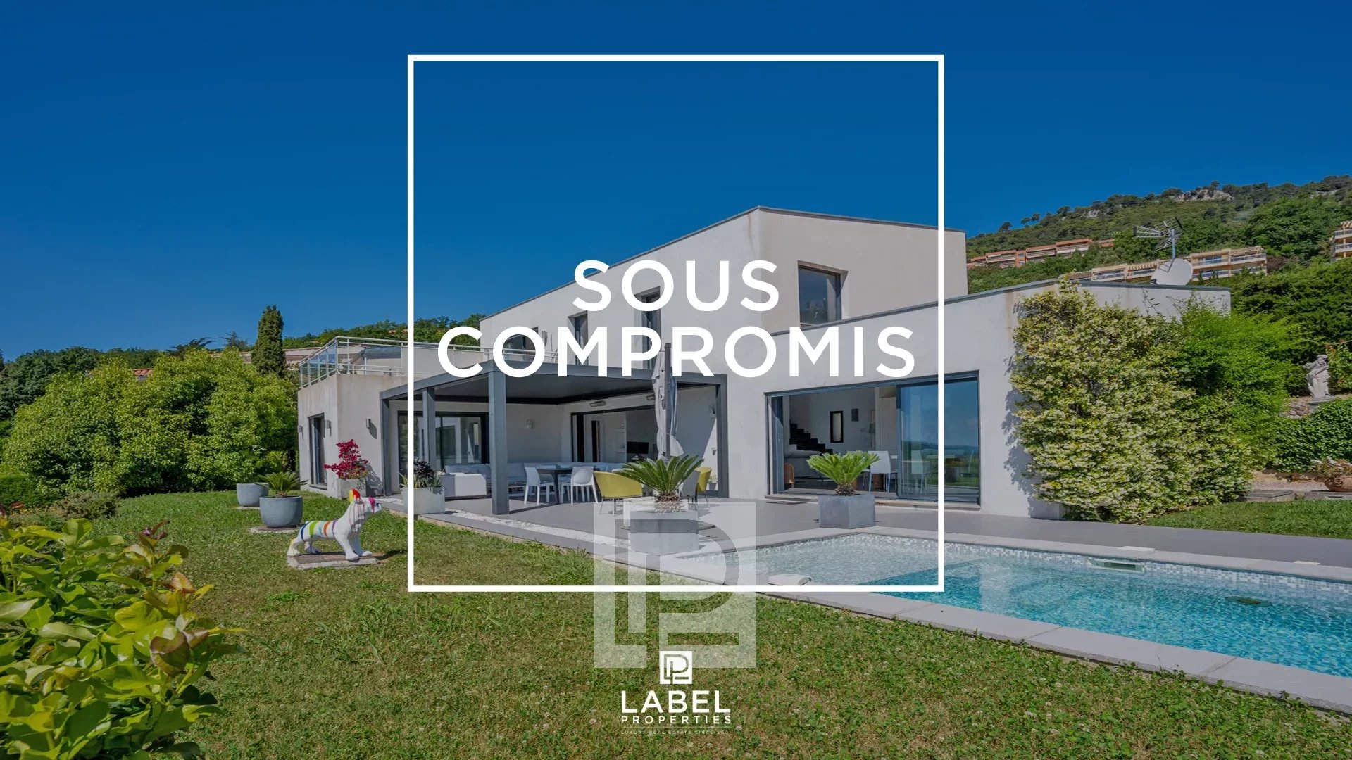 Close to Valbonne : contemporary villa