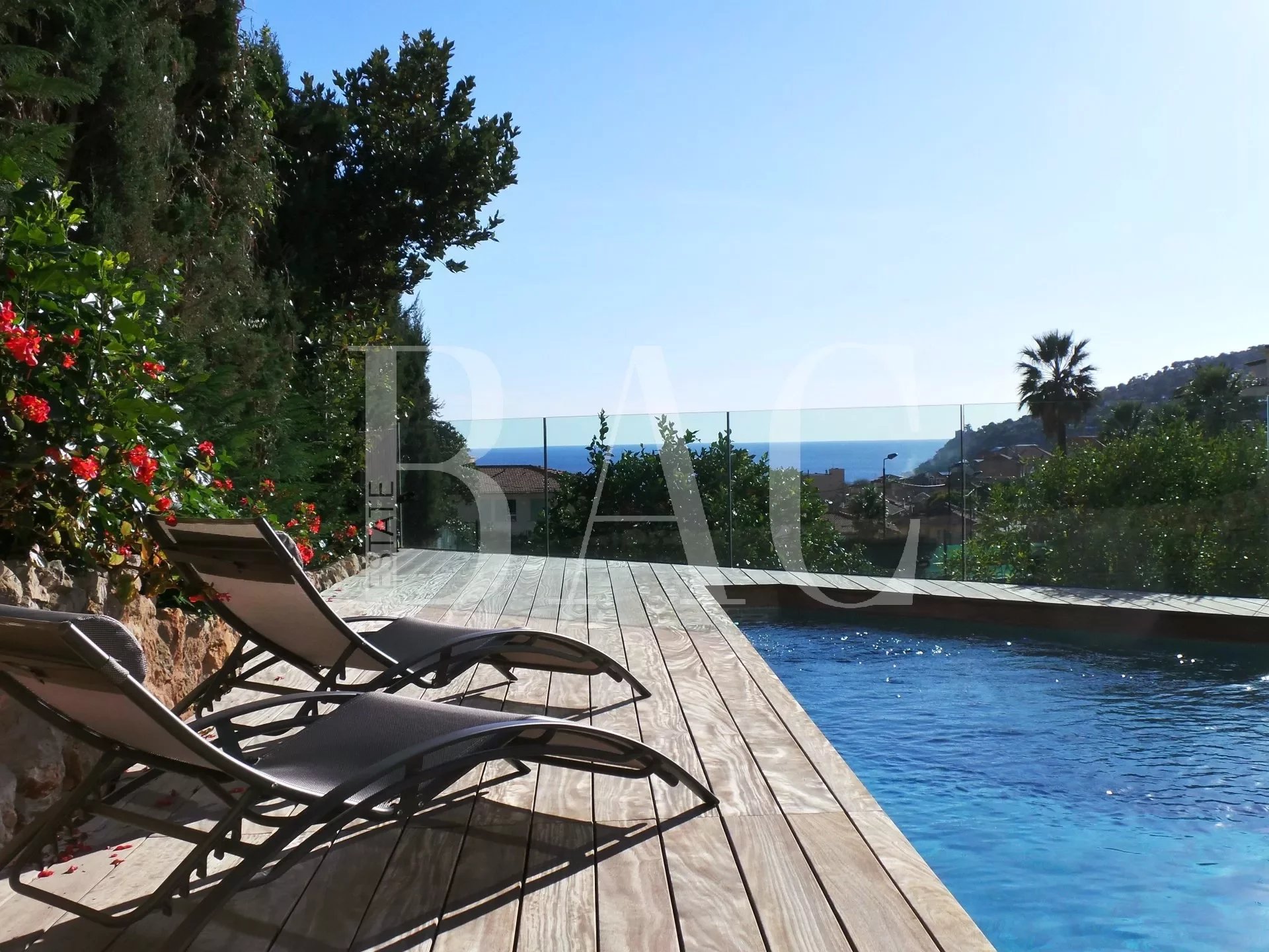 Villefranche-sur-Mer, a unique villa with huge possibilities and a beautiful sea view