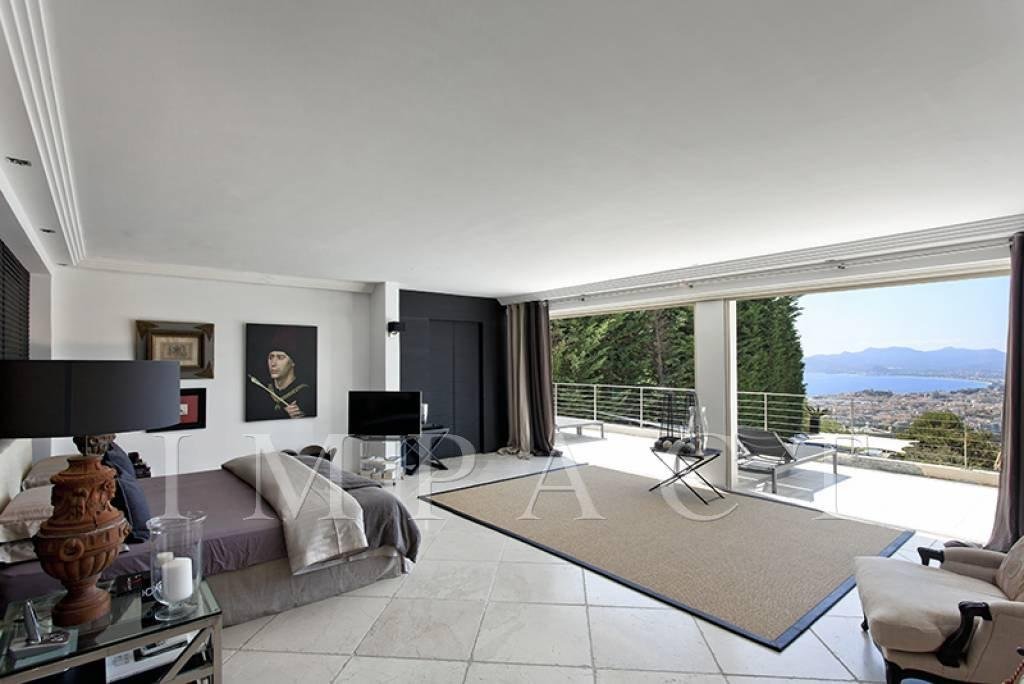 CONTEMPORARY VILLA IN CANNES TO RENT