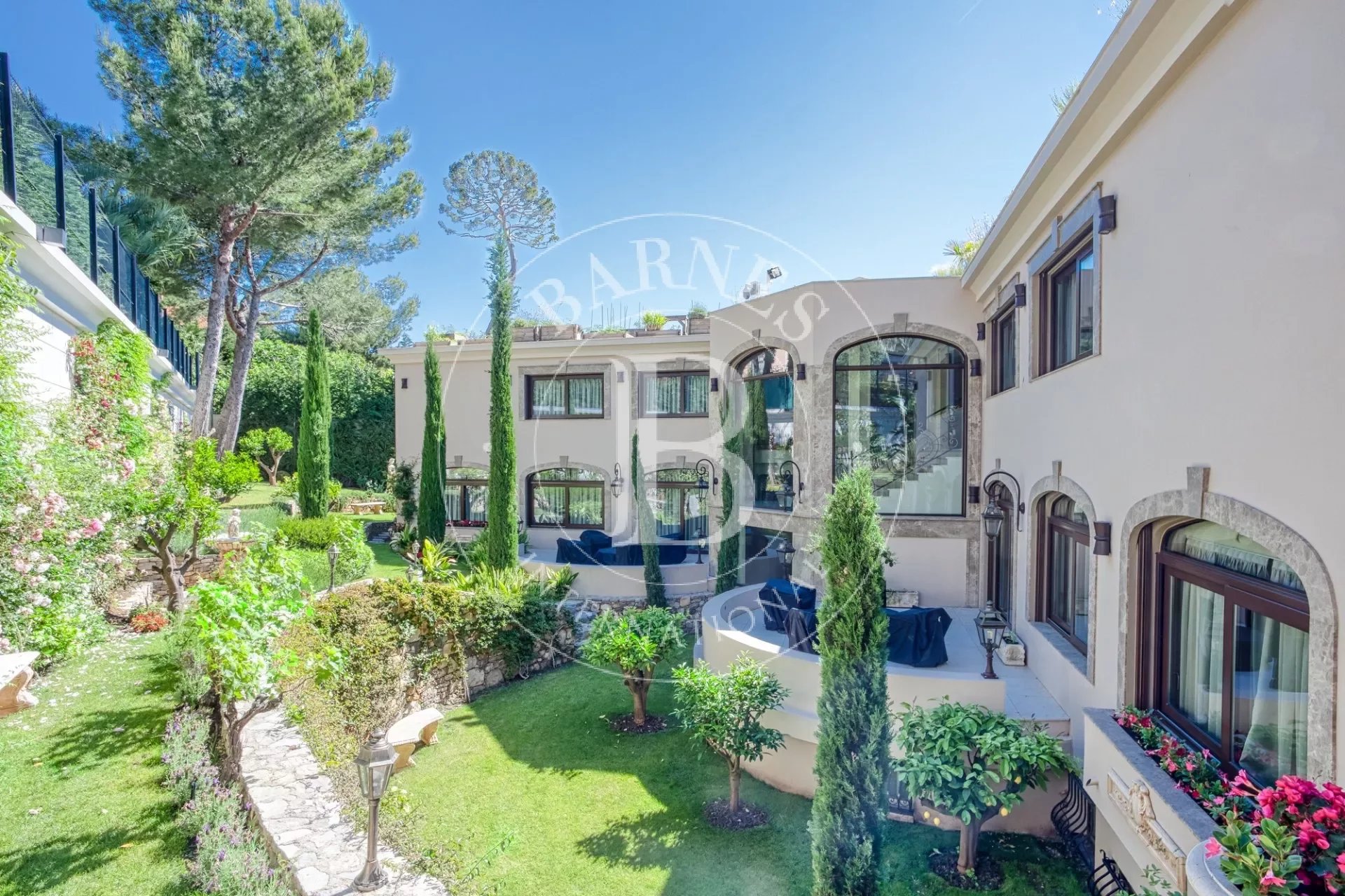 Villa Antibes - picture 17 title=