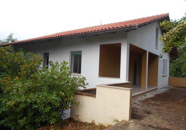 Villa with 3 separate apartments - Pool - 5 min to town center