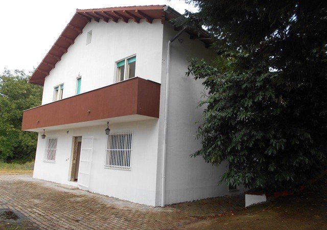 Villa with 3 separate apartments - Pool - 5 min to town center