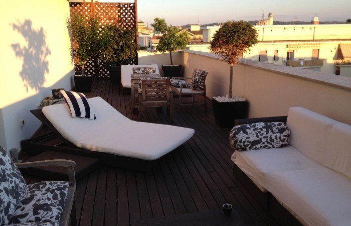 Lyxig lägenhet i centrum av Pescara. 120 kvmboyta. 3 rum och kök, 2 badrum.
50 kvm terrass. Vacker utsikt. Gångavstånd till stranden.