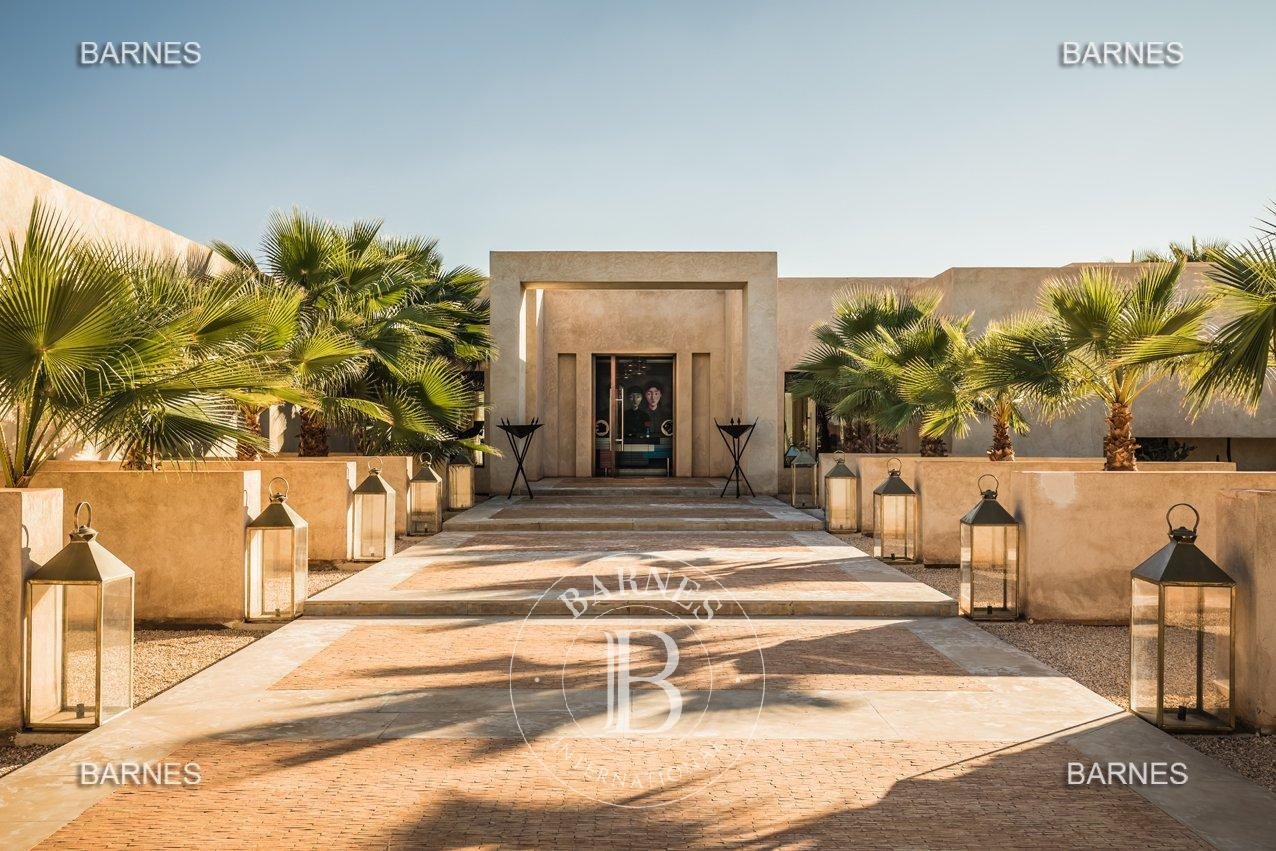 somptueuse villa contemporaine sur un parc de 3 hectares à 30 min de Marrakech