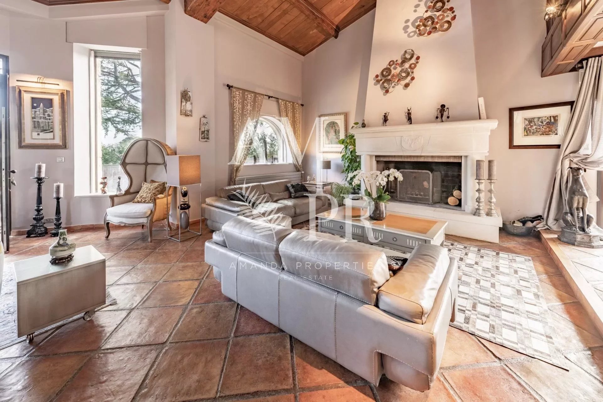 Living-room Tile Fireplace High ceiling