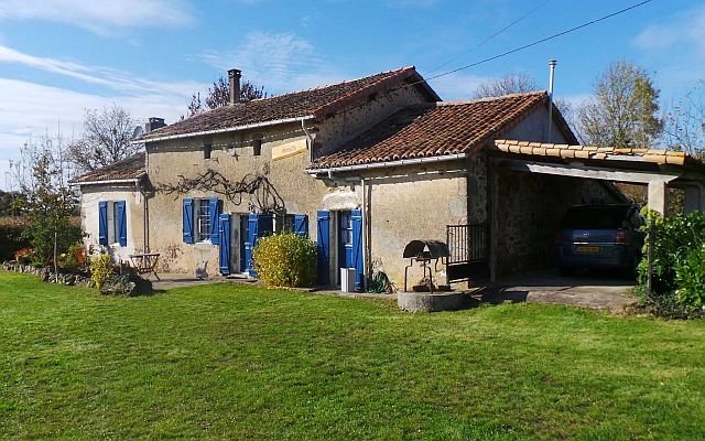 DEUX-SEVRES - Countryside, nice old stone house on 2.416 m2