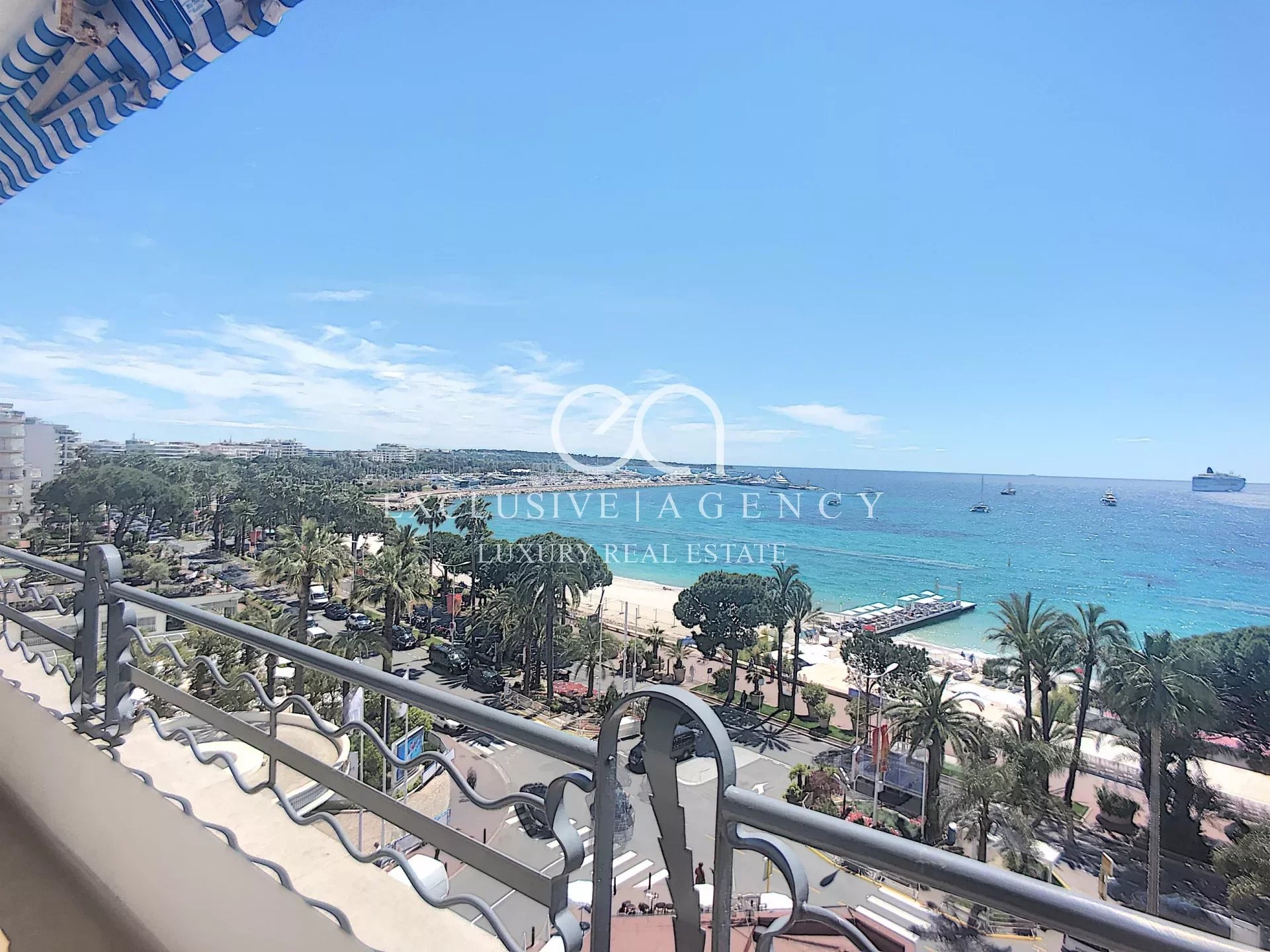 Cannes Croisette Location saisonnière 4 pièces 130m2 vue panoramique