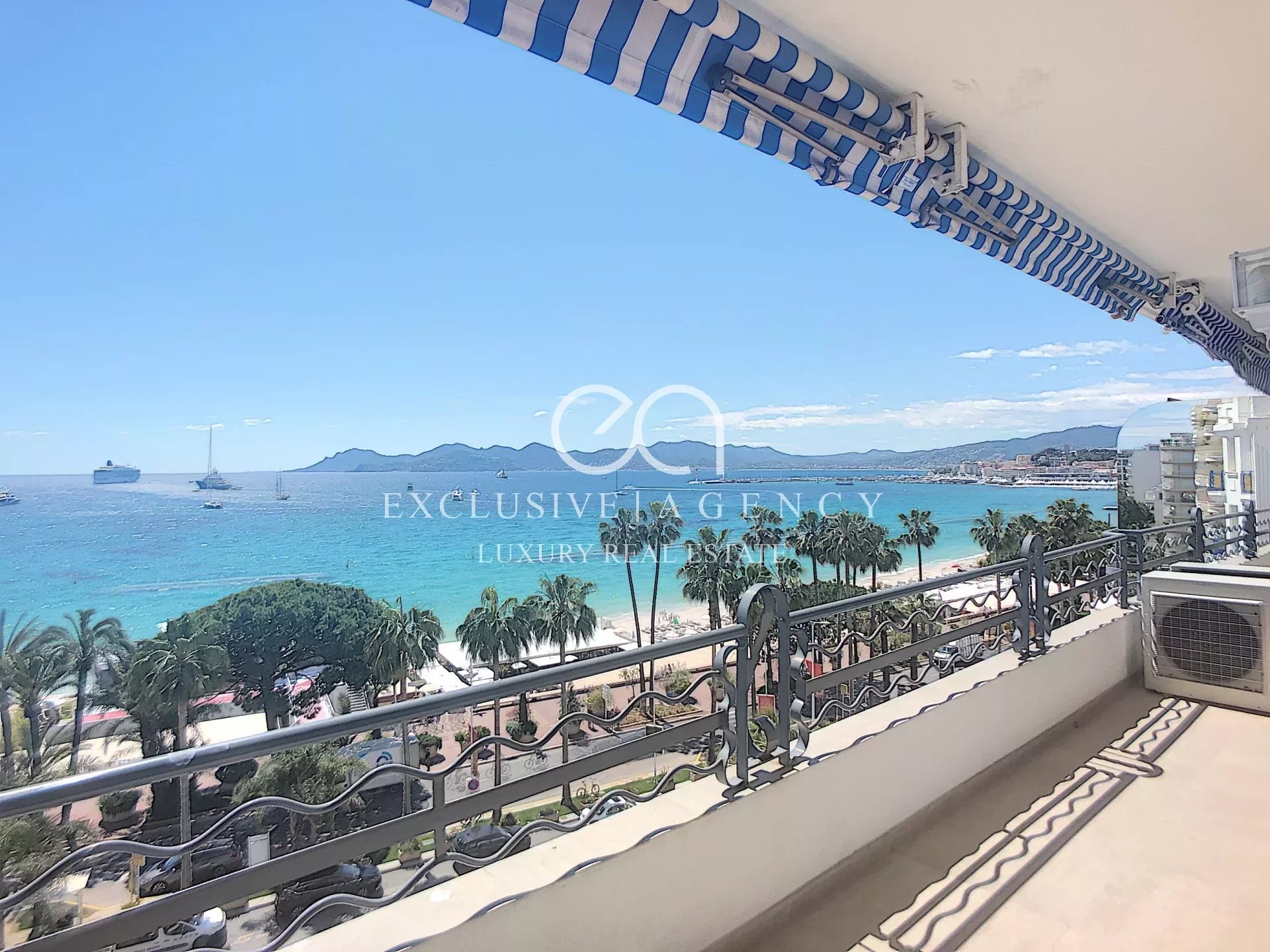 Cannes Croisette Location saisonnière 4 pièces 130m2 vue panoramique
