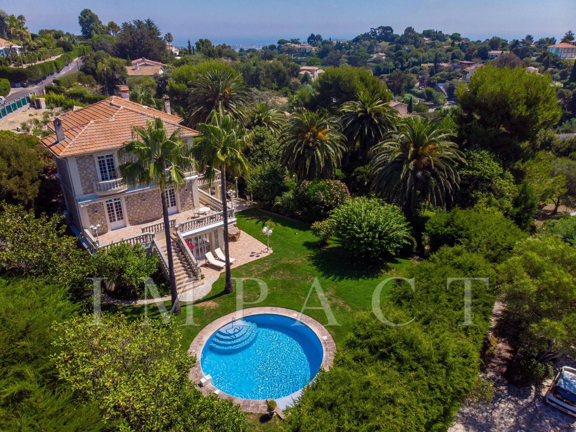 EN VENTE VILLA SUPER CANNES 