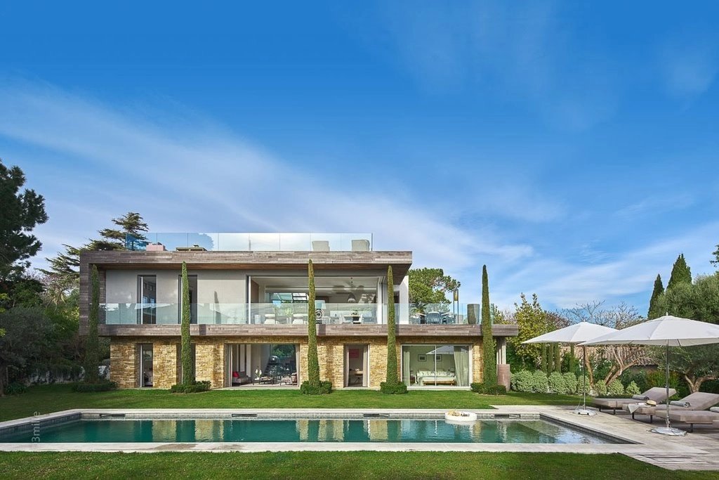 Cap d'Antibes - Contemporary villa with sea view