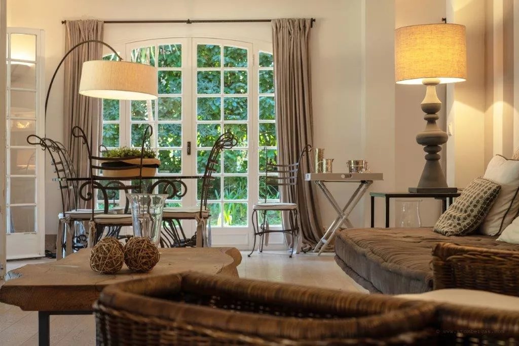 2804004-Belle villa provençale 5 chambres et jardin paysager