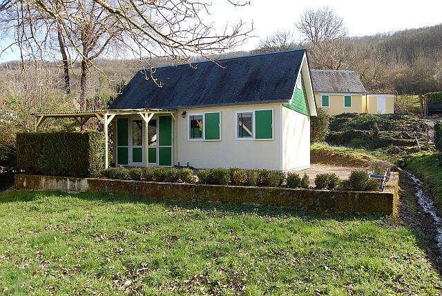 CORREZE - Bungalow in a small parc at border of large lake