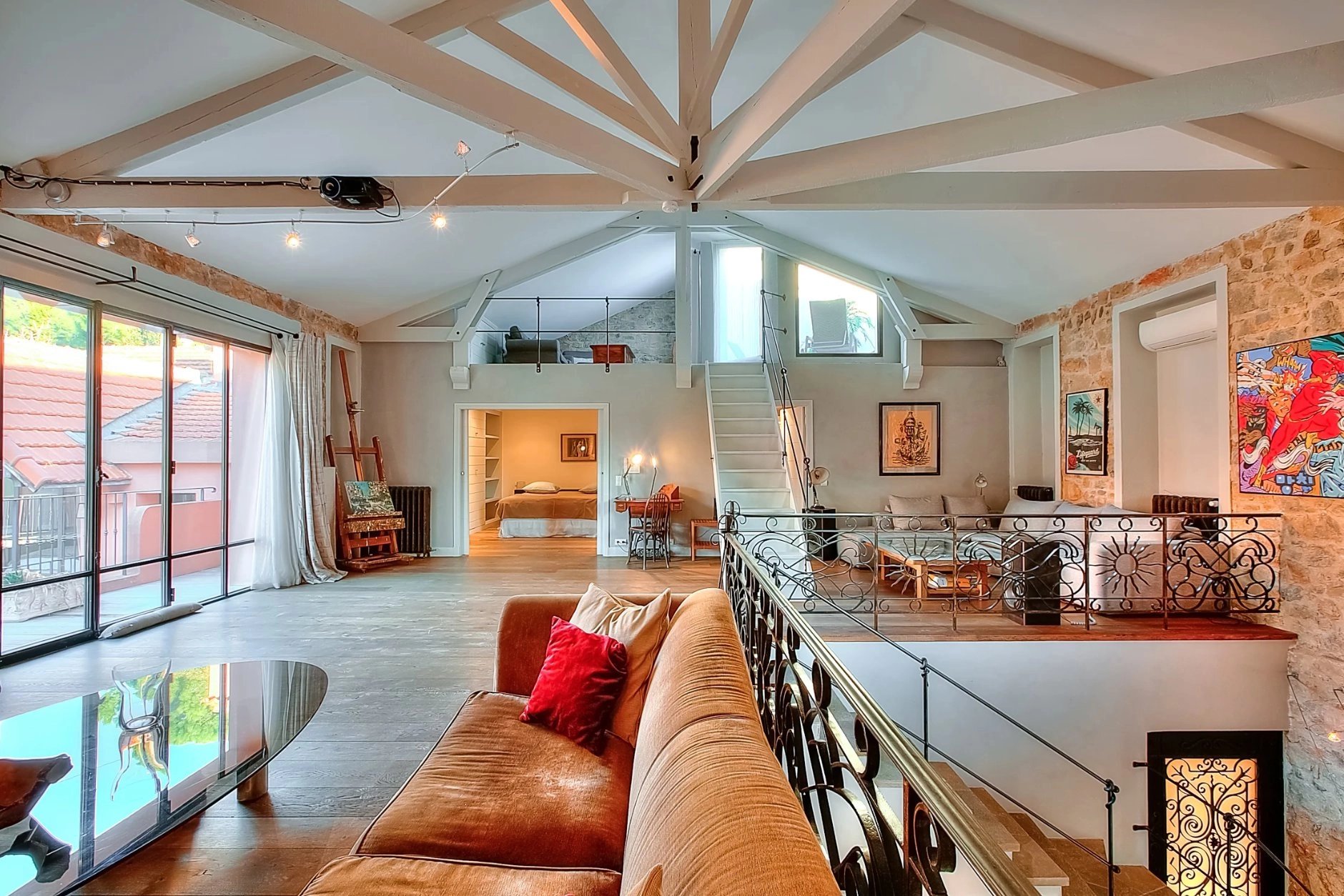 Living-room High ceiling