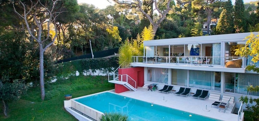 Cap Ferrat - Modern villa in calm area