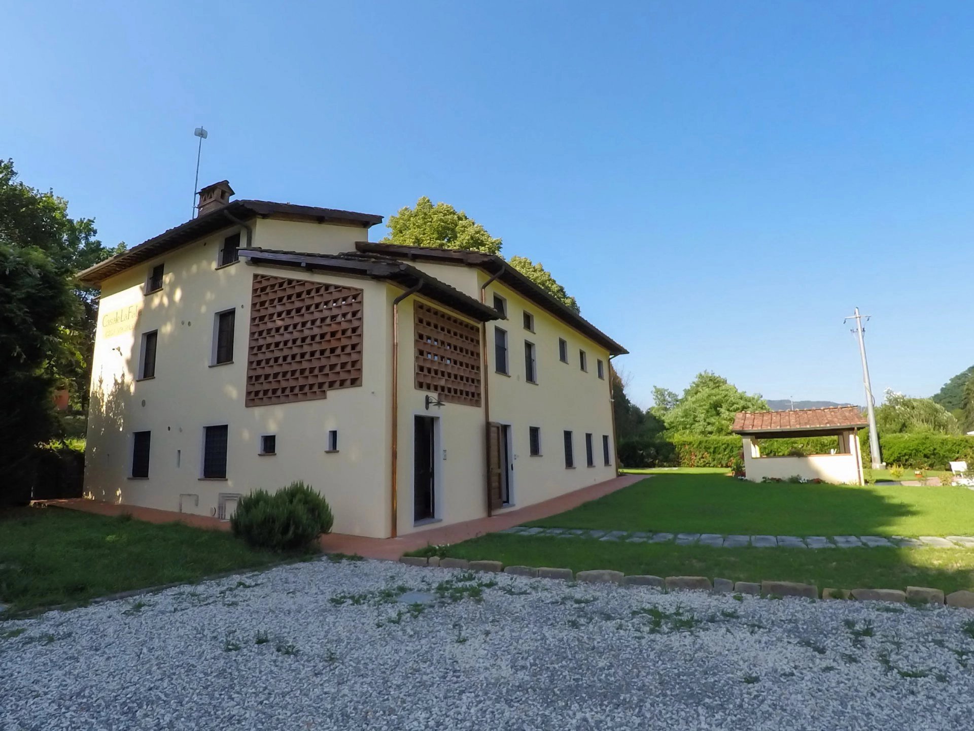 ITALY, TUSCANY, LUCCA, APARTMENT IN VILLA, 4 PERSONS, POOL