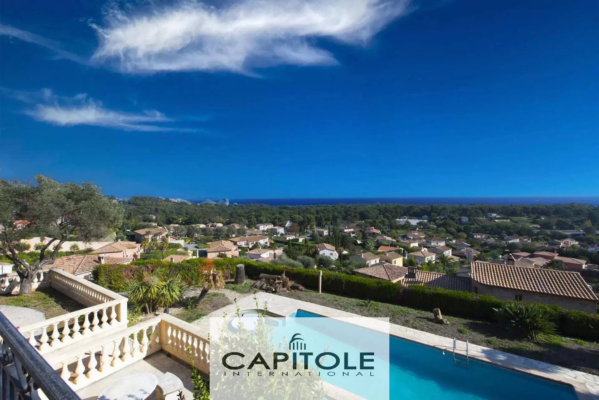 Biot- A vendre belle et grande villa de172 m² environ  avec piscine et vue mer
