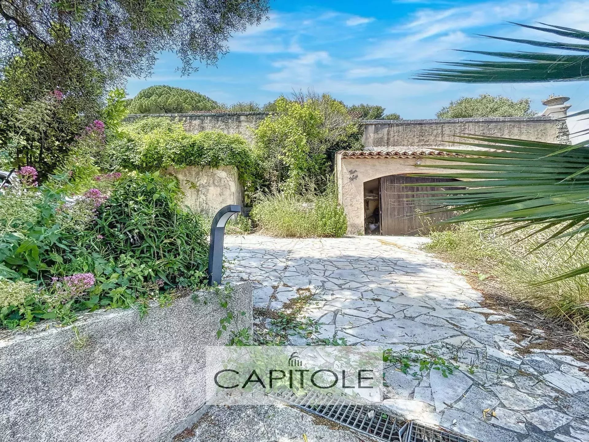 Biot - Villa of 172 m² with pool and sea view
