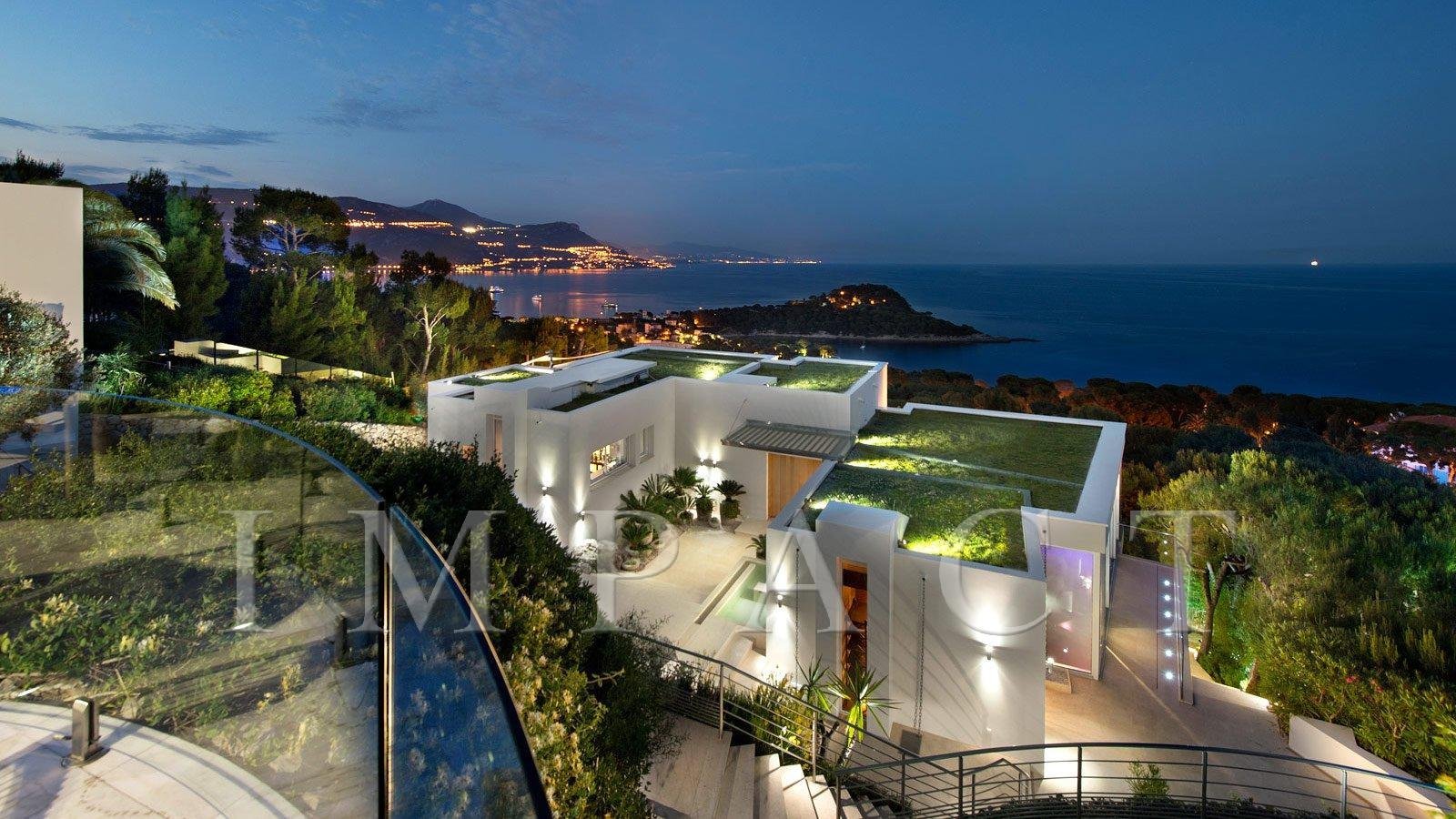 To rent exclusive villa Cap Ferrat with panoramic sea views.
