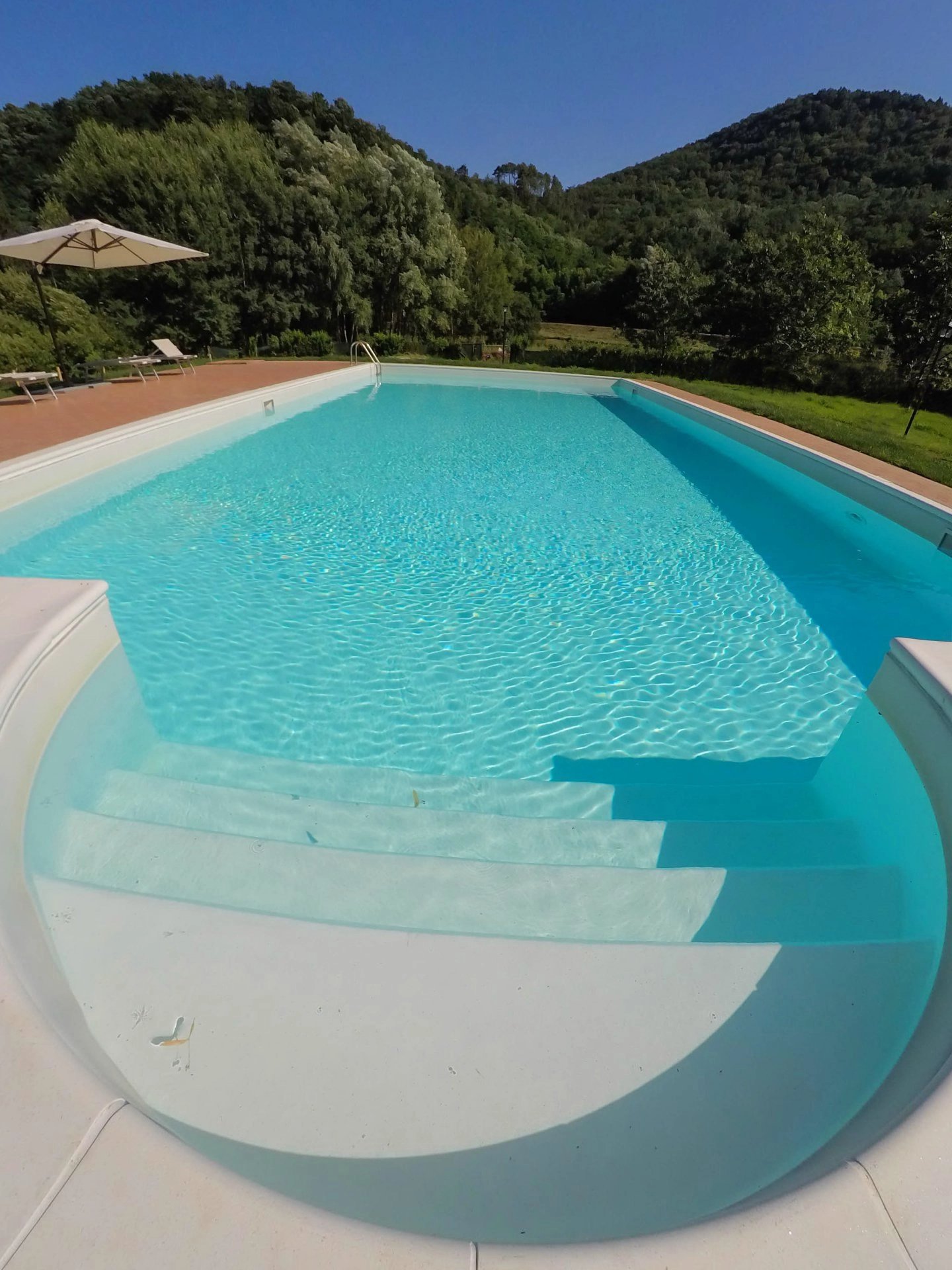 ITALY, TUSCANY, LUCCA, APARTMENT IN VILLA, SHARED POOL, 5 PERSONS, 1 BEDROOM