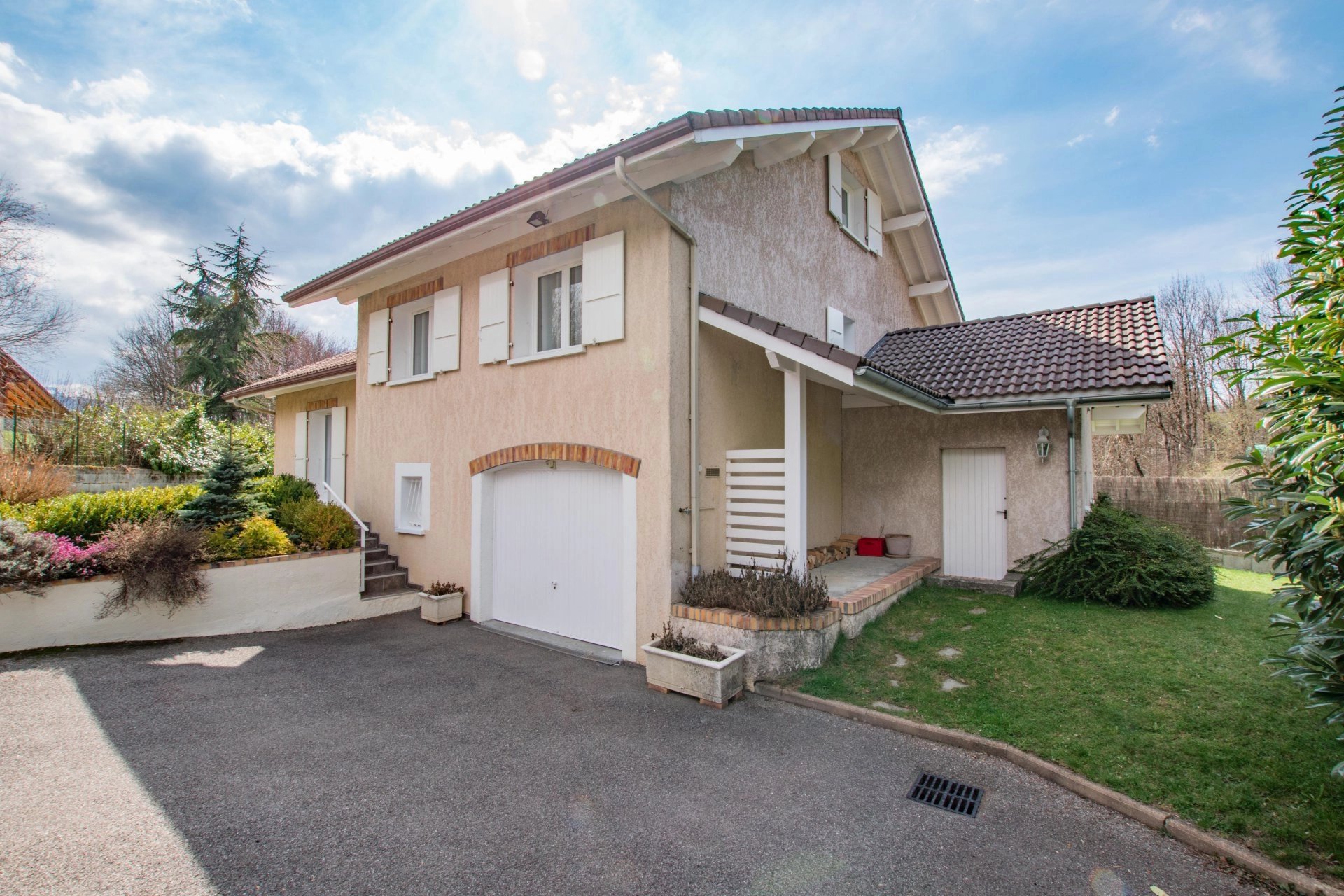 Sale House - La Roche-sur-Foron