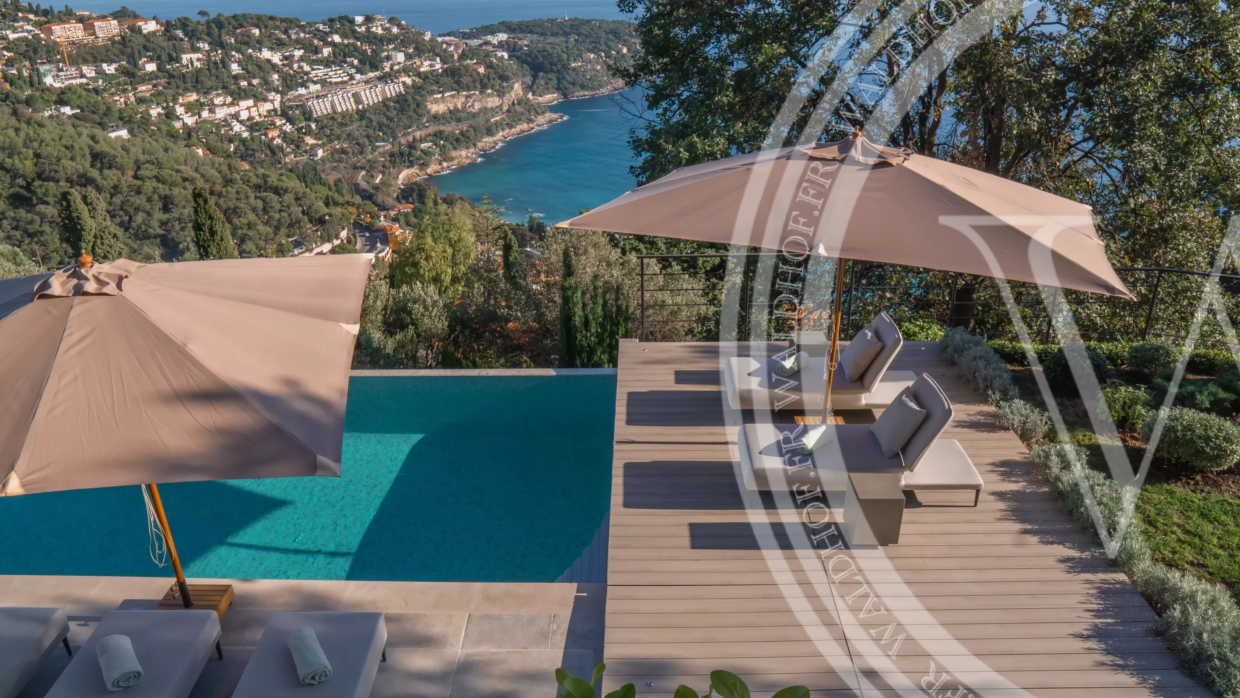 Vente Maison 300m² 10 Pièces à Roquebrune-Cap-Martin (06190) - Waldhof Real Estate