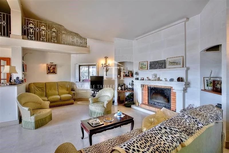 Living-room Carpet Fireplace Exposed bricks
