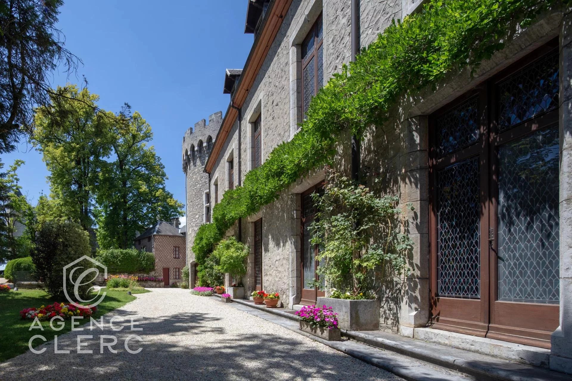 Between Chambery and Albertville, maison de maître, Saint Pierre d Albigny,  HS 73250 Other for Sale