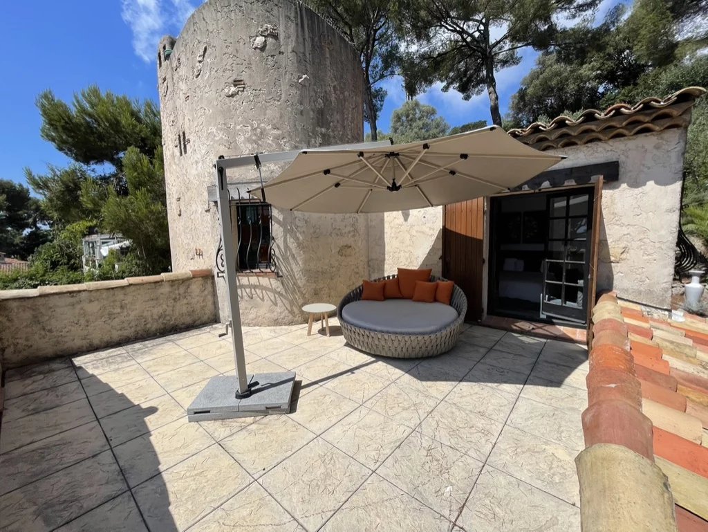 5 Bedroom / 5 Bathroom Luxury Villa with heated pool on the Cap dAntibes - ID Villa Chloé