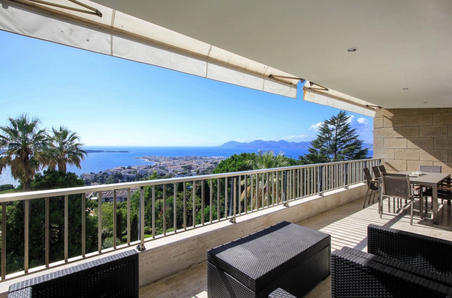 Cannes Californie Luxury résidence 2-bedroom apartment High Floor and Panoramic Sea View