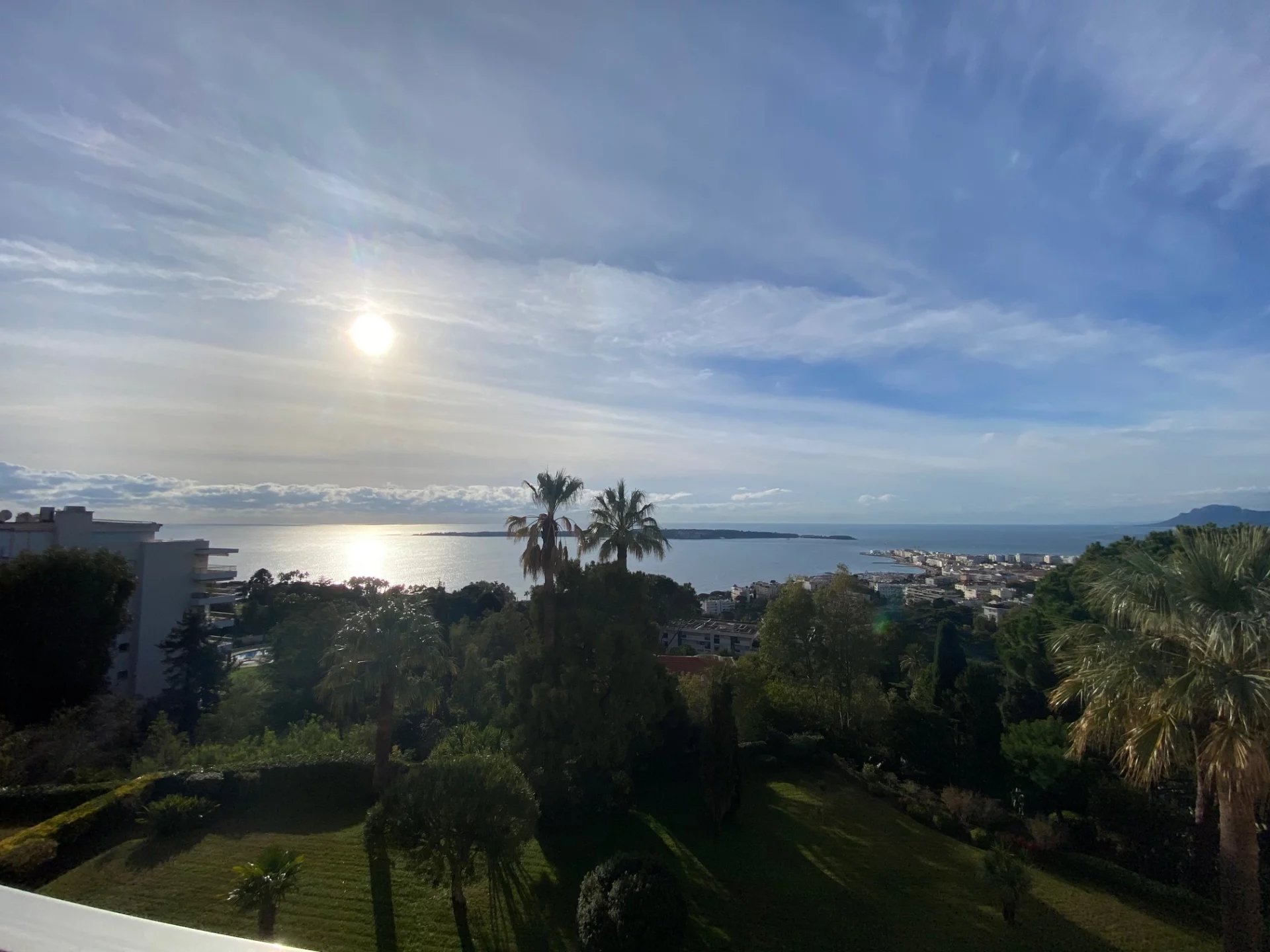Cannes Californie étage élevé vue mer panoramique