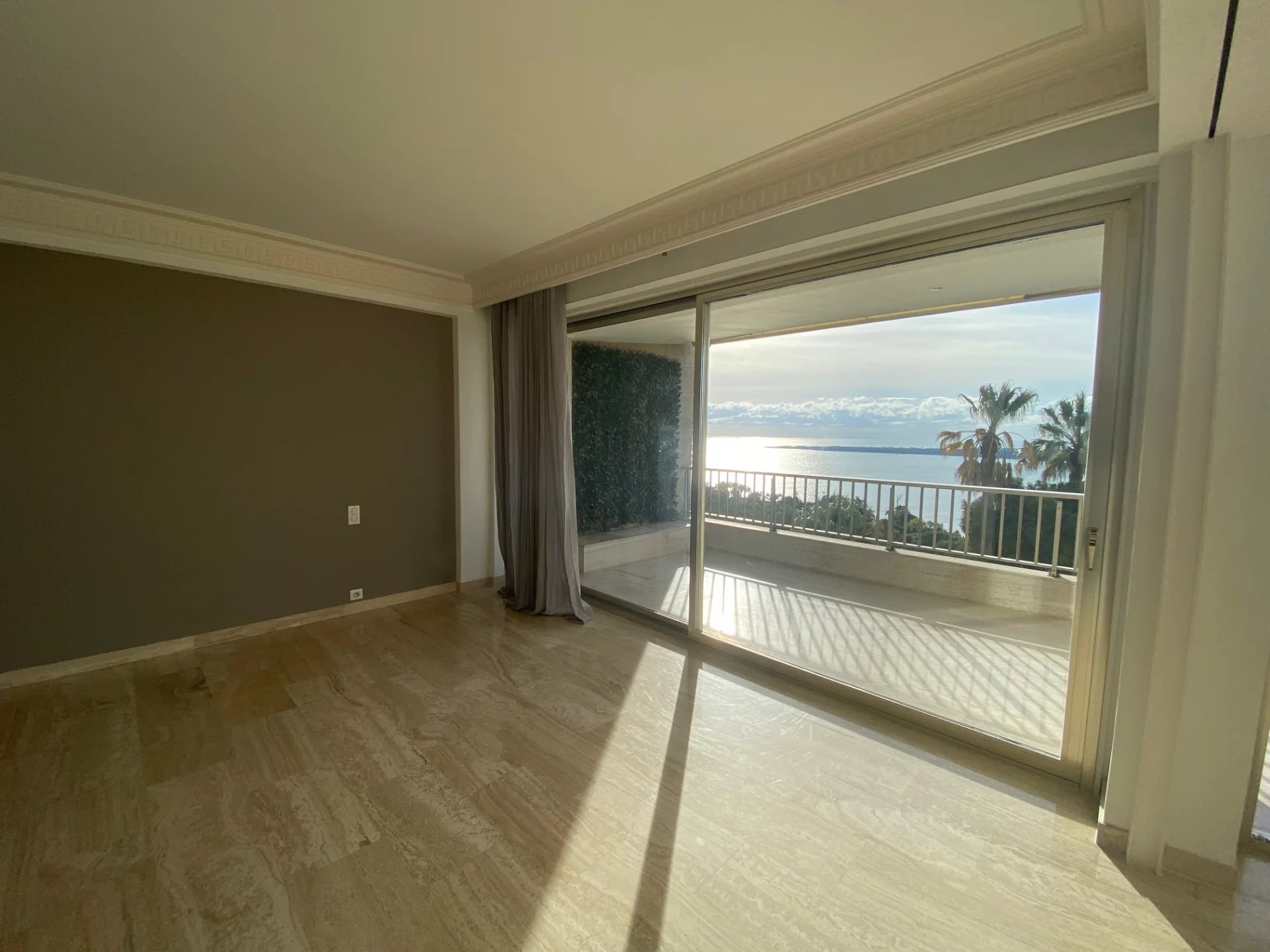 Cannes Californie Luxury résidence 2-bedroom apartment High Floor and Panoramic Sea View
