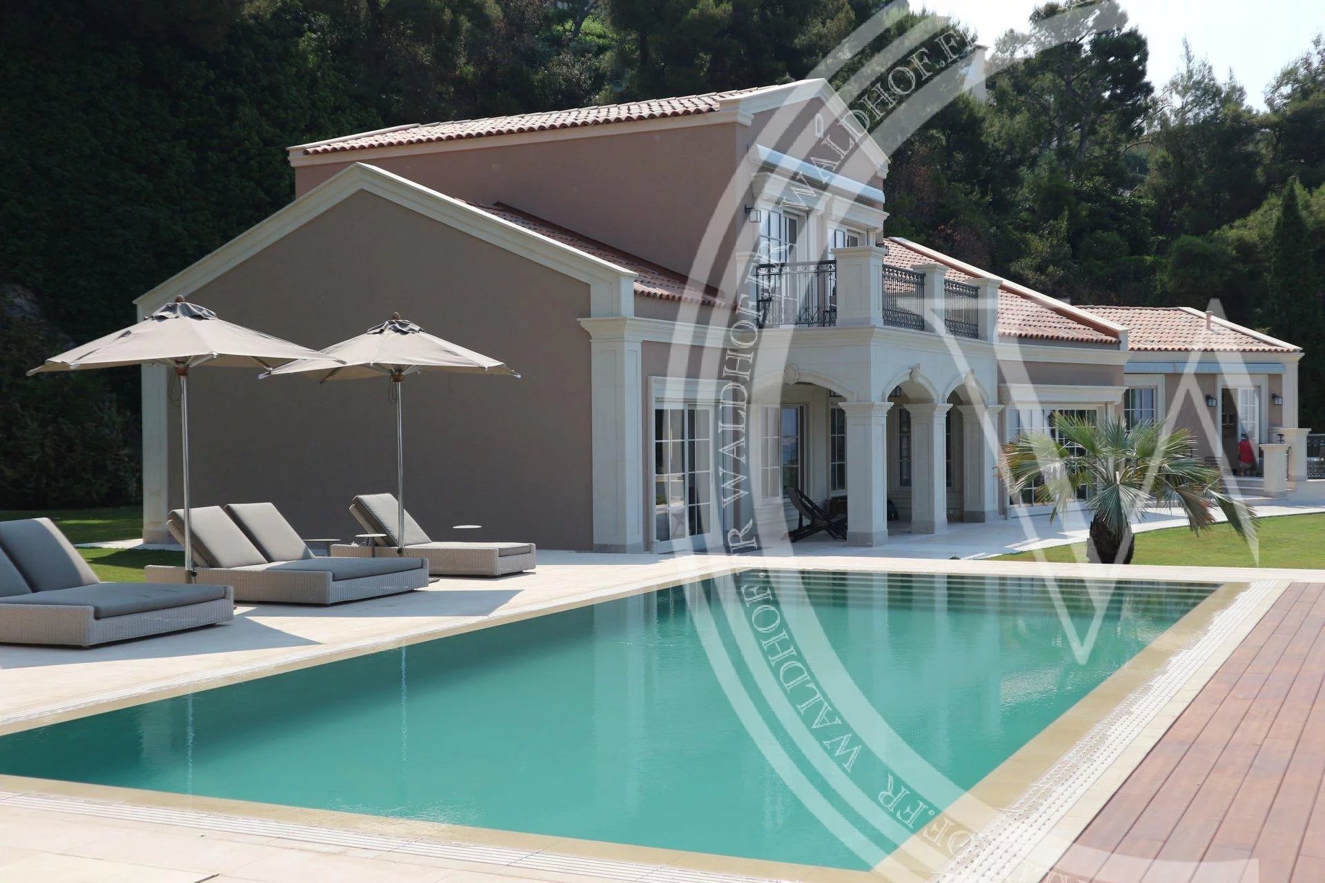 Vente Maison 300m² 5 Pièces à Roquebrune-Cap-Martin (06190) - Waldhof Real Estate