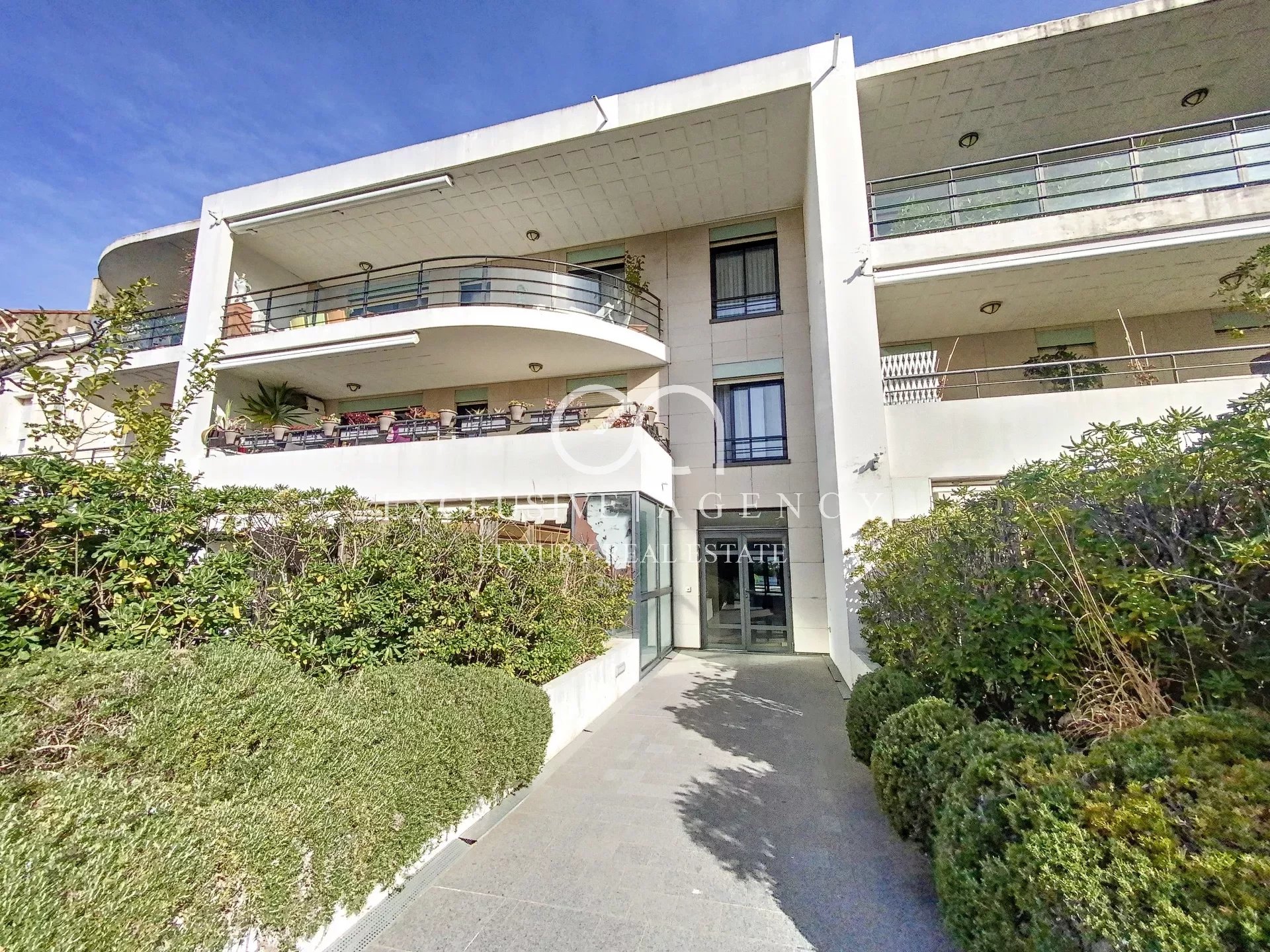 Cannes Banane area Congress or weekly rentals 4-room for 6 persons.