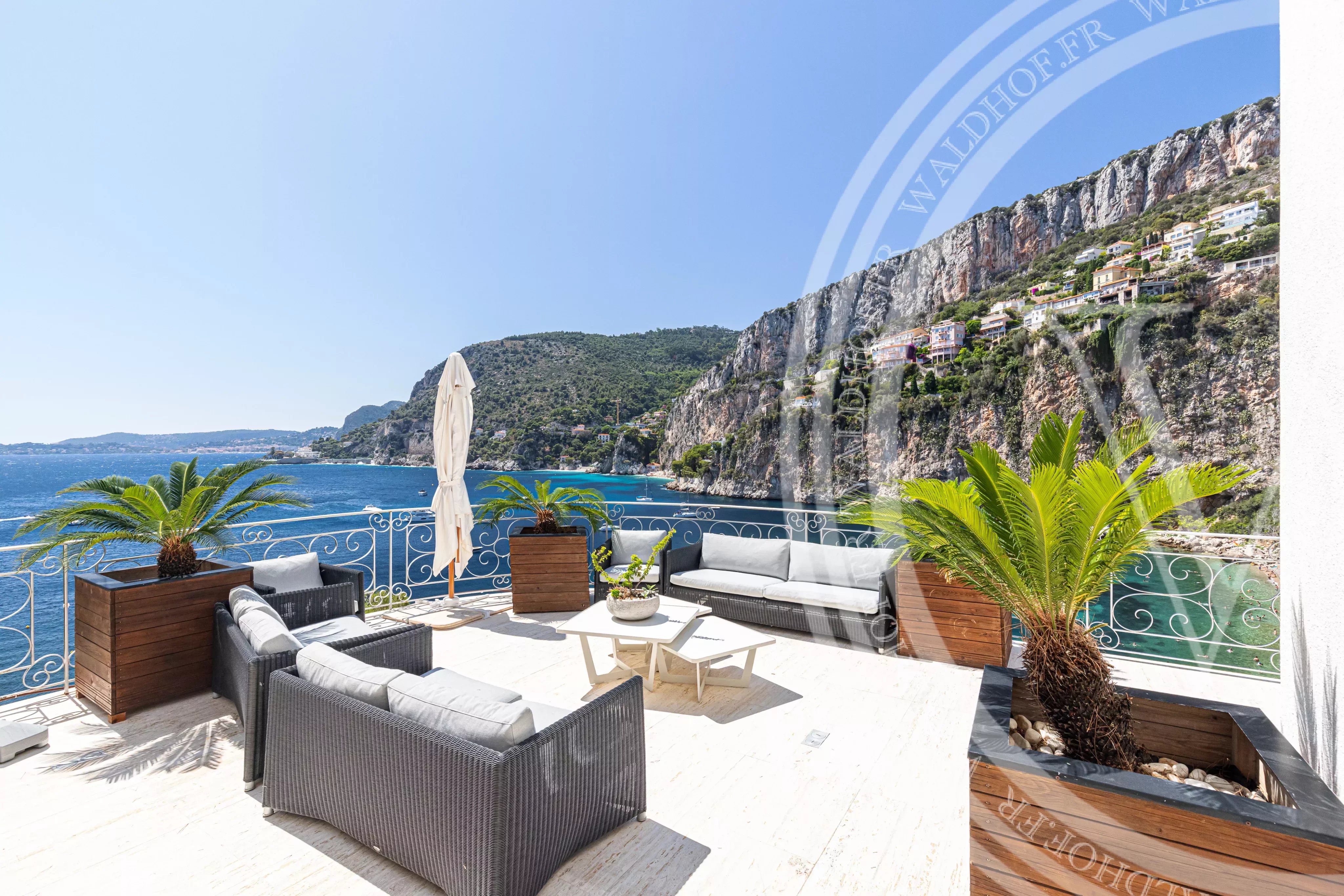 Waterfront property in Cap d'Ail with beach & dock access