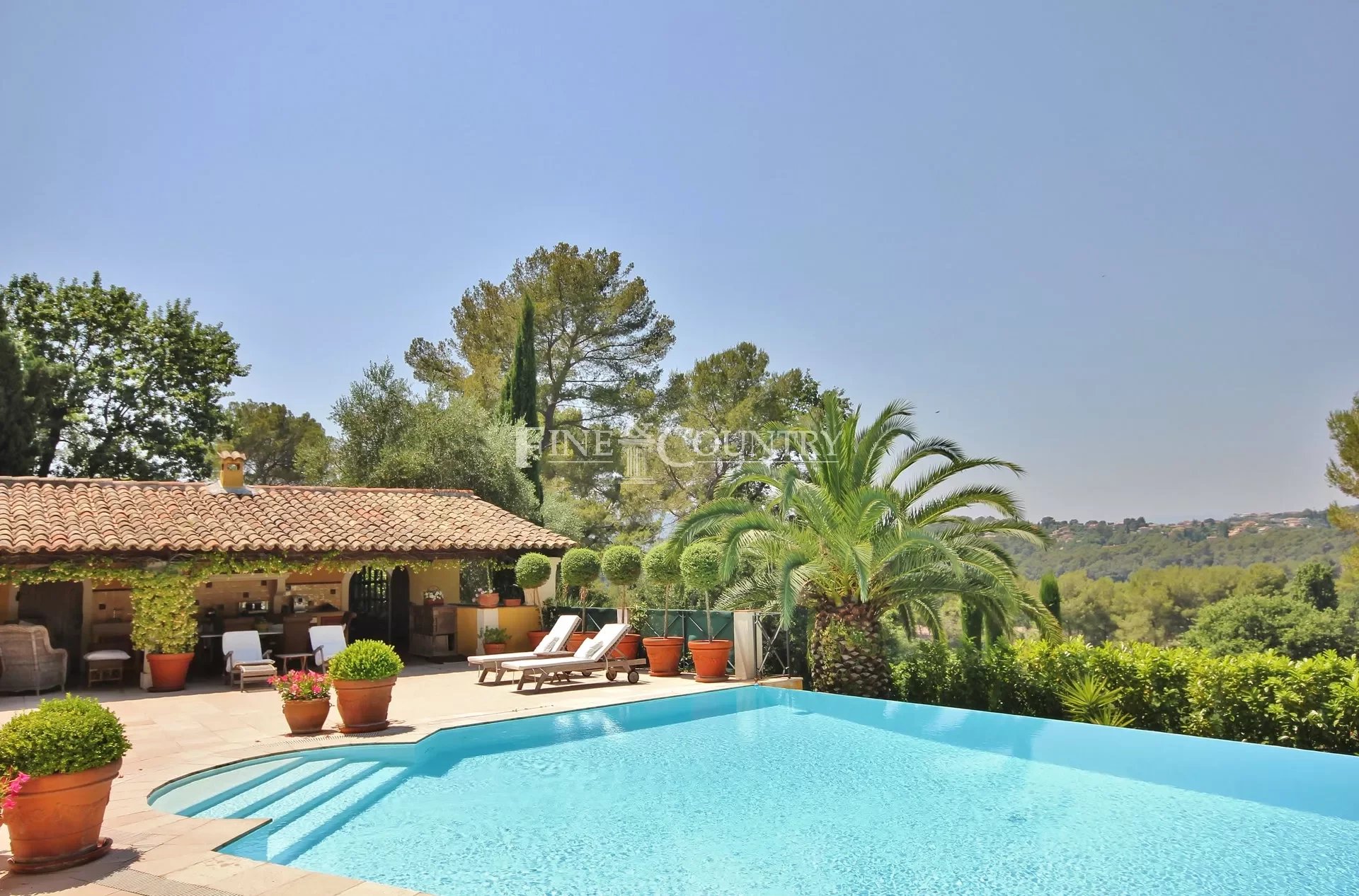 Villa for sale Mougins Accommodation in Cannes