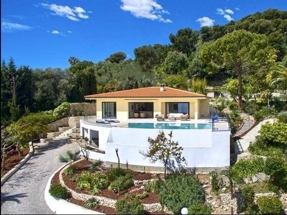 Cap Martin - Modern villa with sea view in calm neiborhood