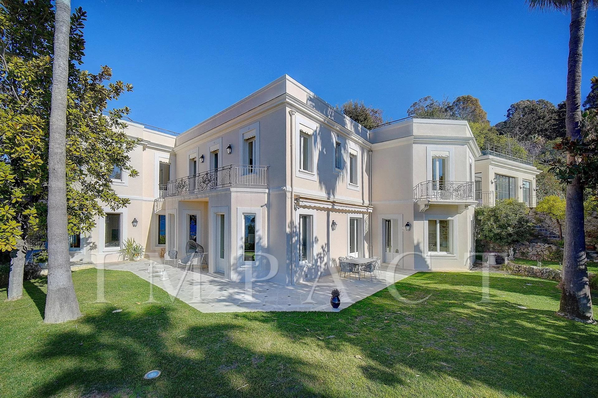 Prestigious properties on the heights of Cannes to rent.