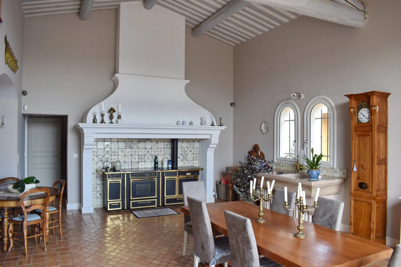 Dining room Fireplace