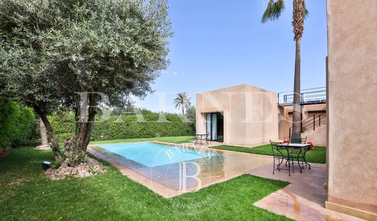 Nice architect-designed villa for sale on the Amelkis golf course.