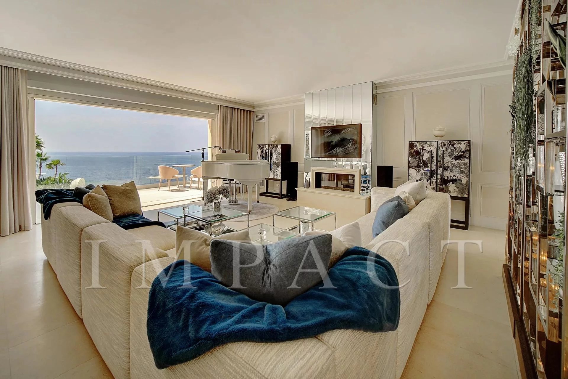 Sea front villa to rent in Saint Jean Cap Ferrat